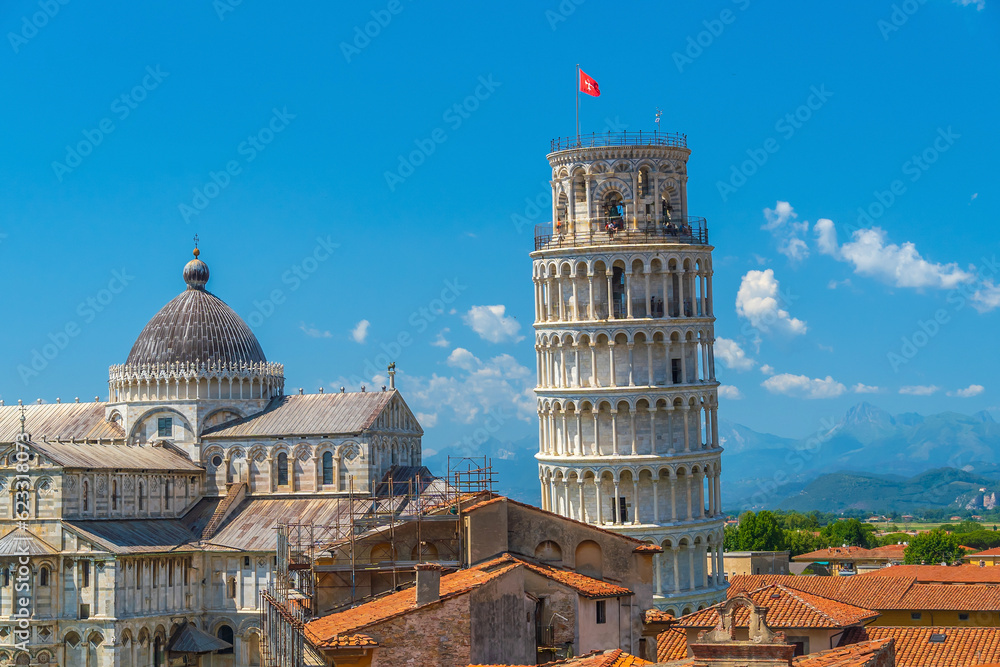 Fototapeta premium The famous Leaning Tower in Pisa, Italy