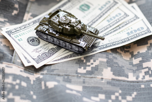 Canvastavla Tank and Russian money, crisis and war