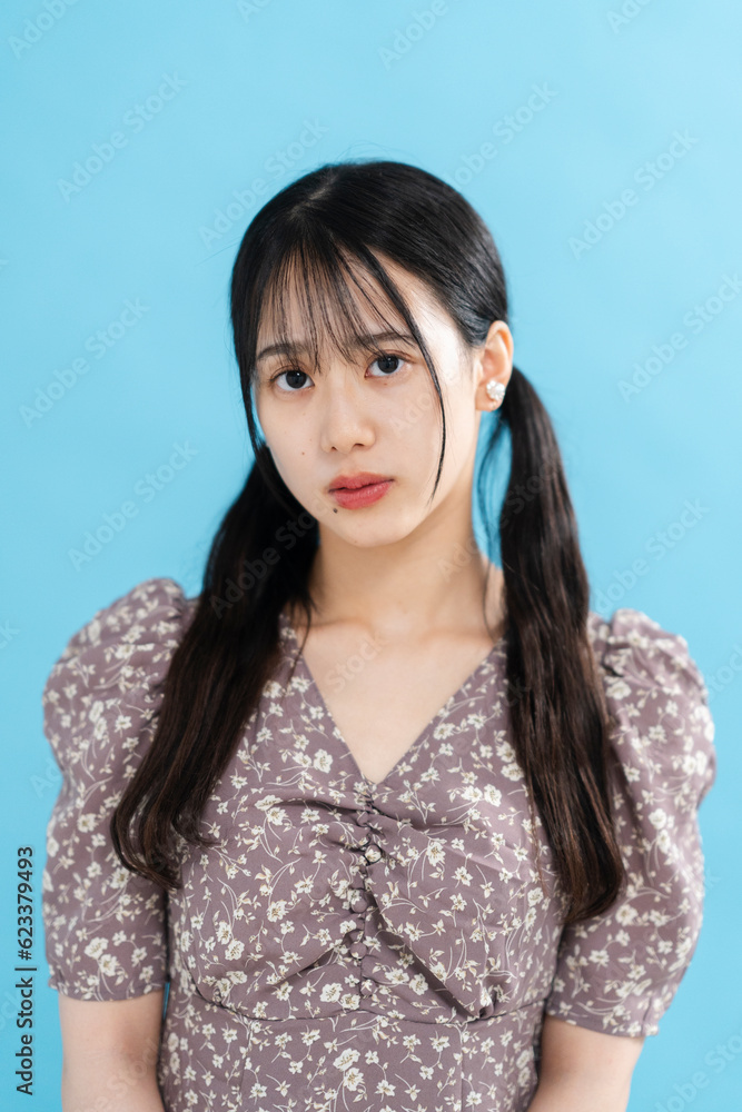 ツインテールの女性 ツインテールの女性