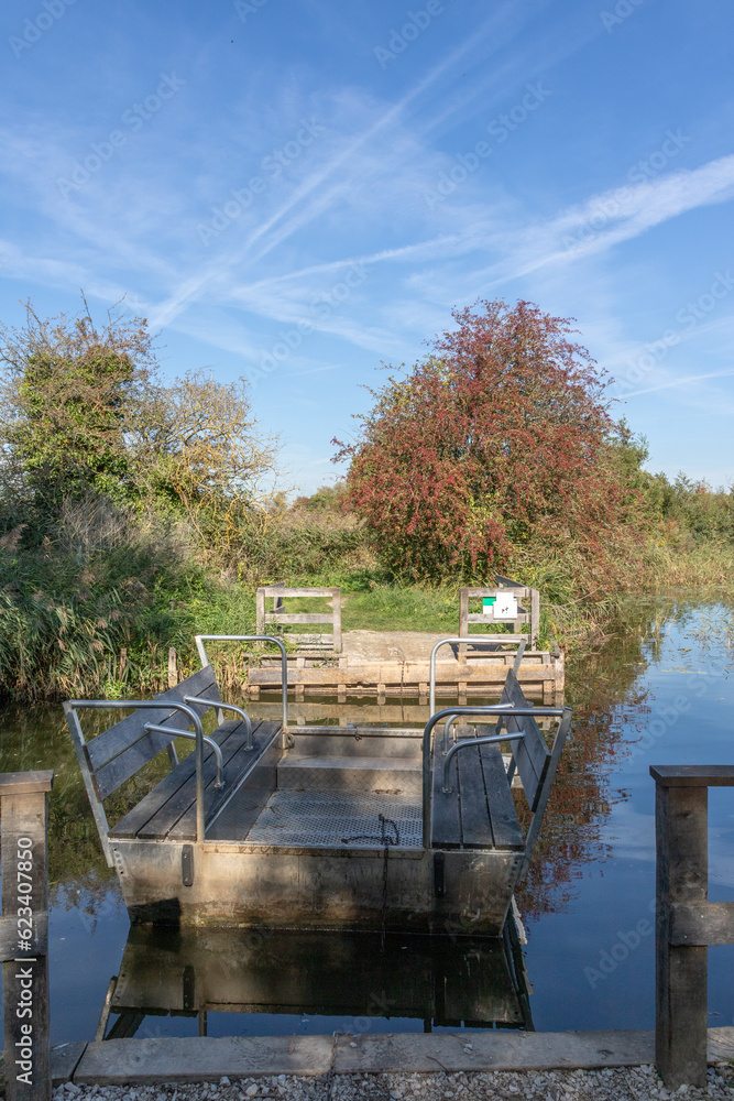 Bac à chaine sur le Zieux - Réserve Naturelle Nationale des Étangs du Romelaëre Bac à chaine sur le Zieux - Réserve Naturelle Nationale des Étangs du Romelaëre