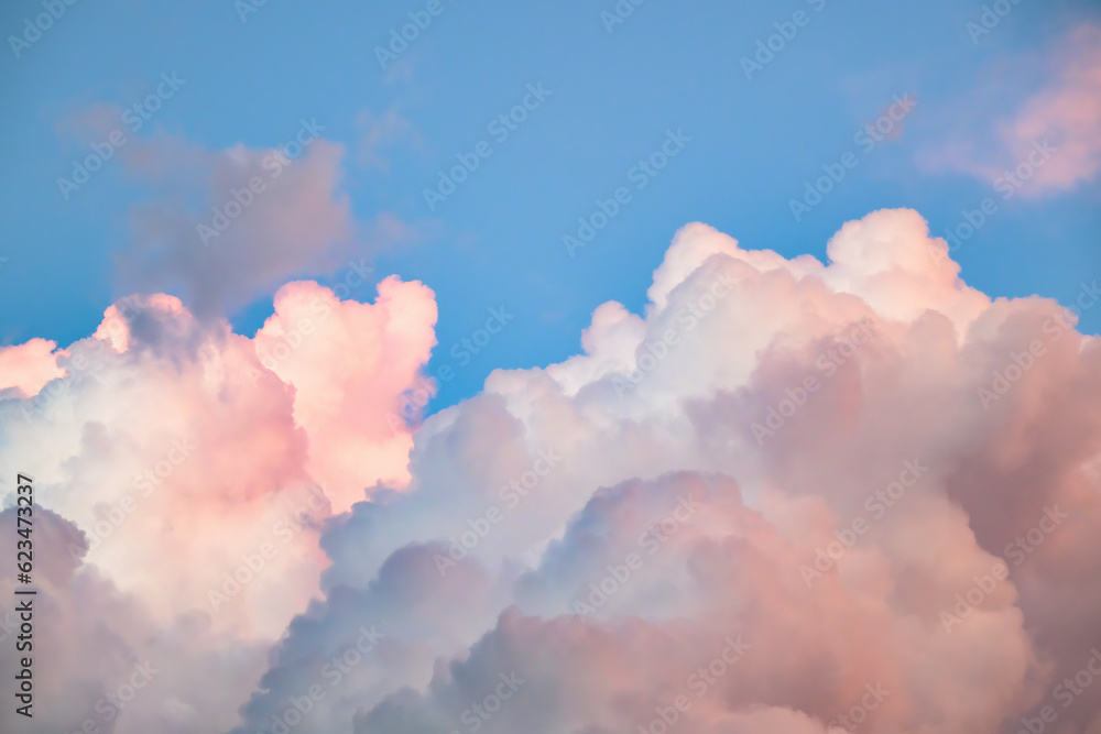 clouds in the sky that look like cotton candy