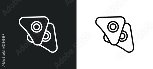chalk icon isolated in white and black colors. chalk outline vector icon from sew collection for web, mobile apps and ui.