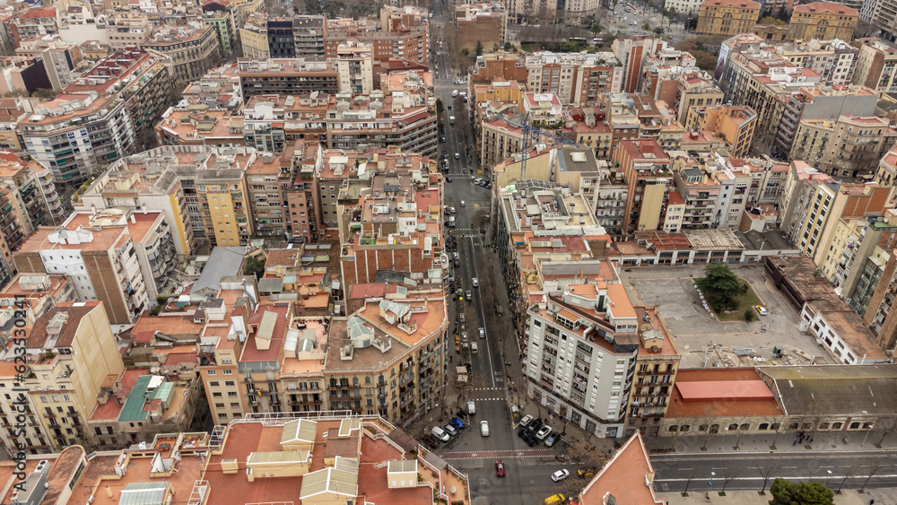 Fototapeta premium drone view of the streets of eixample in barcelona
