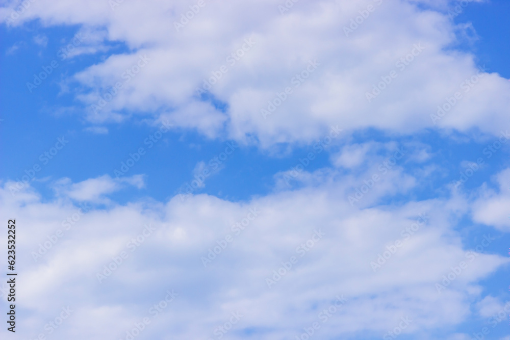 Obraz premium Summer blue sky cloud gradient light white background.