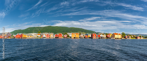 Alte Häuser in Sjøgata in Mosjøen, Nordnorwegen