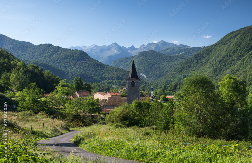 Ercé village du sud de la France dans les Pyrénées en Ariège