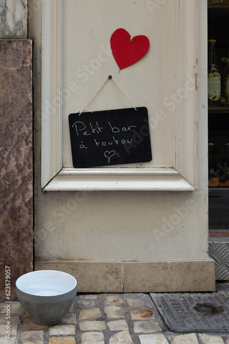 Street bar for dogs