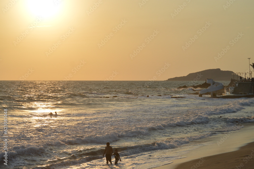 Naklejka premium mar y sol 2