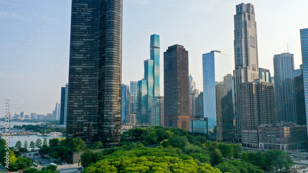 Fototapeta premium Aerial view of Chicago lakefront and city skyline