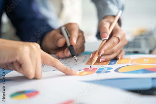 Canvas Print Business people analyze the graph of the company's performance to create profits and growth, Business analysis and strategy concept