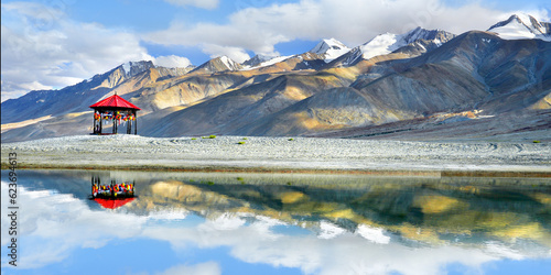 Fototapeta Naklejka Na Ścianę i Meble -  highest salt lake - pangong lake  the mountains of ladakh, leh ladakh, india
