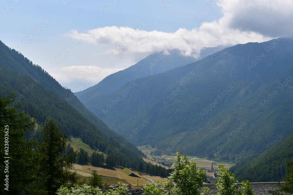 Fototapeta premium Schöne Landschaft im Schnalstal in Südtirol 