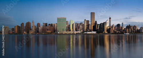 Panorama East River © Minerva