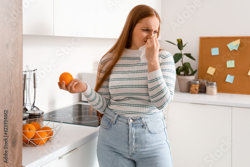 Allergic young woman with o...
