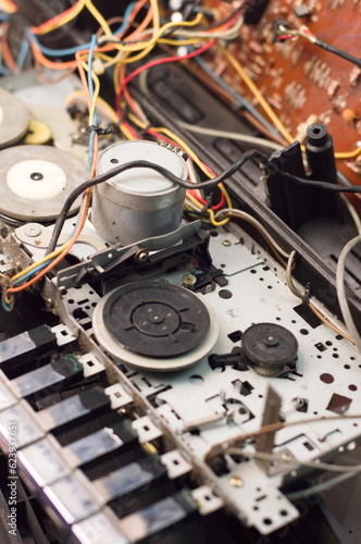 Tape pulling mechanism of the cassette deck. tape recorder repair.