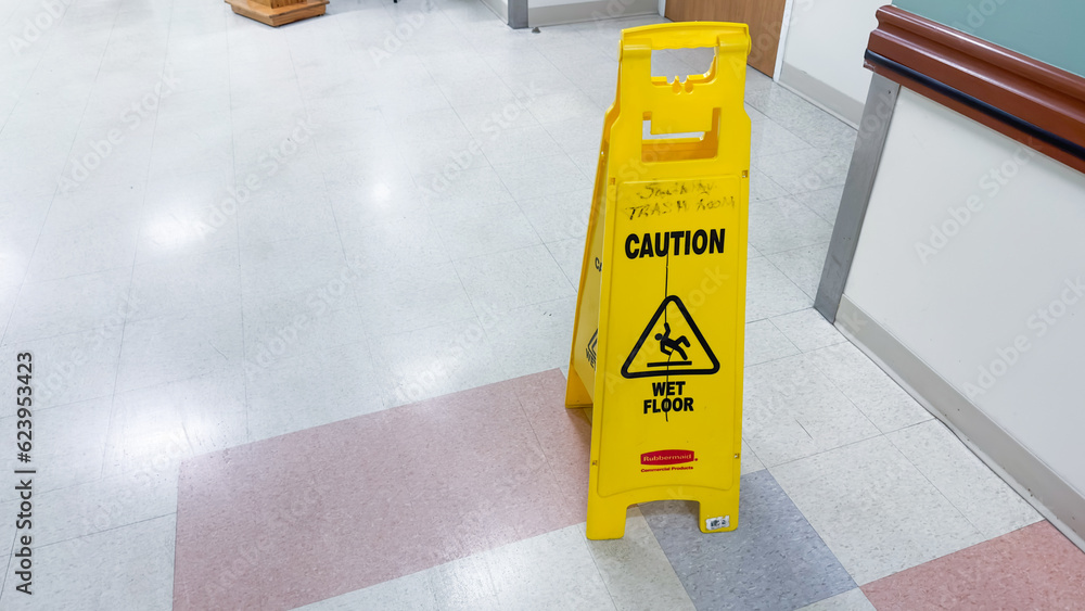 Vsafety Caution – Cartello Da Pavimento Giallo, Autoportante, Pieghevole