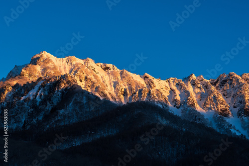 夜明けの戸隠山（冬）