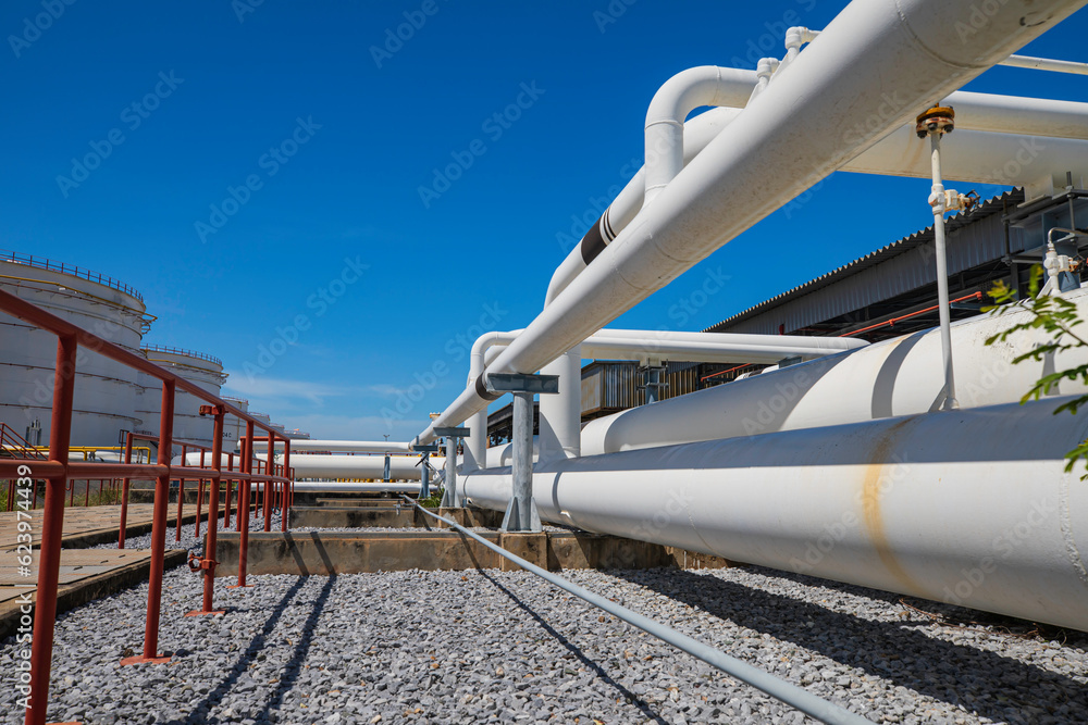 Refinery plant equipment for pipe line oil and gas valves at gas plant pressure safety valve Refinery plant equipment for pipe line oil and gas valves at gas plant pressure safety valve