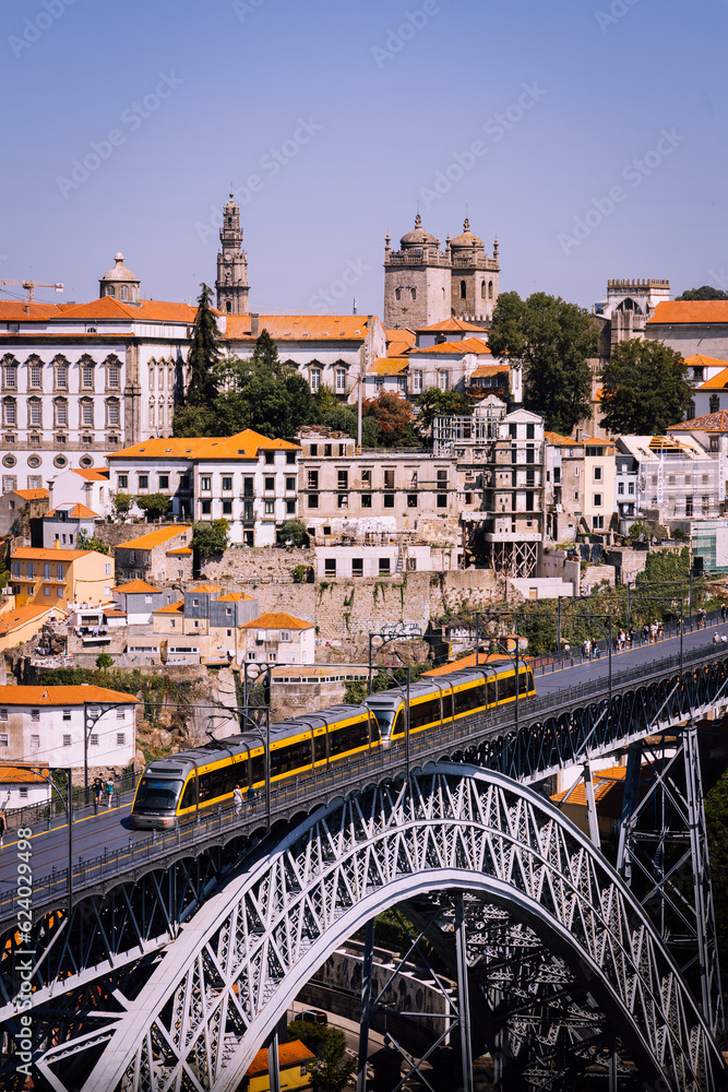 Fototapeta premium Dom Luís I Bridge in porto Portugal