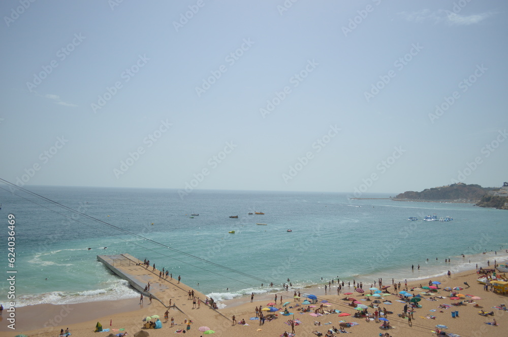 Obraz premium Beach strip in the famous resort area of Portugal - Albufeira