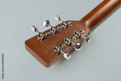 Obraz na płótnie Traditional spruce and mahogany acoustic guitar w salonie
