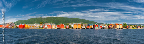 Alte Häuser in Sjøgata in Mosjøen, Nordnorwegen photo