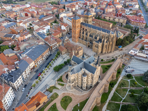 Obraz na płótnie Castilian Charm - Unveiling the Cathedral and Episcopal Palace of Astorga during Summer in Spain w salonie