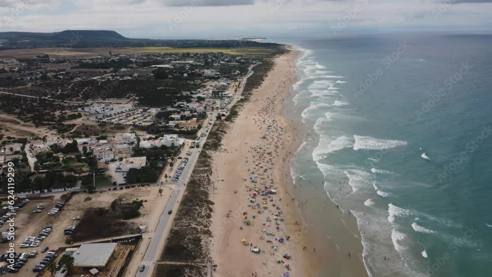 Tomas aereas en 4k de playa paradisiaca el palmar en cádiz Tomas aereas en 4k de playa paradisiaca el palmar en cádiz