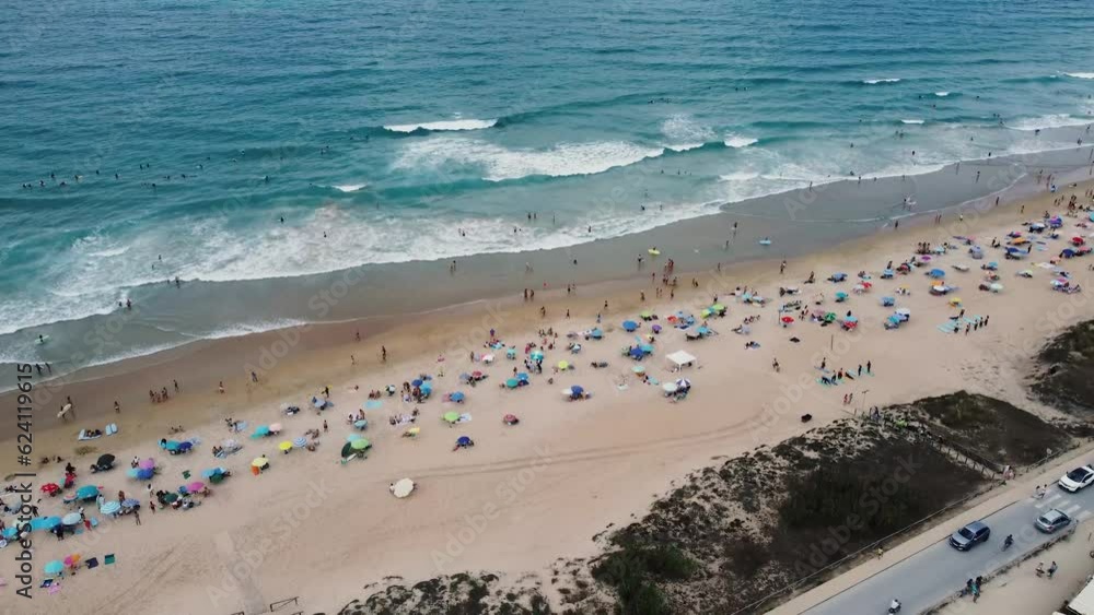 Tomas aereas en 4k de playa paradisiaca el palmar en cádiz Tomas aereas en 4k de playa paradisiaca el palmar en cádiz
