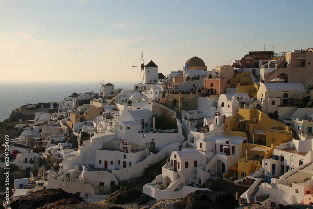 Fototapeta premium View on Oia at late afternoon (Santorini, Greece)