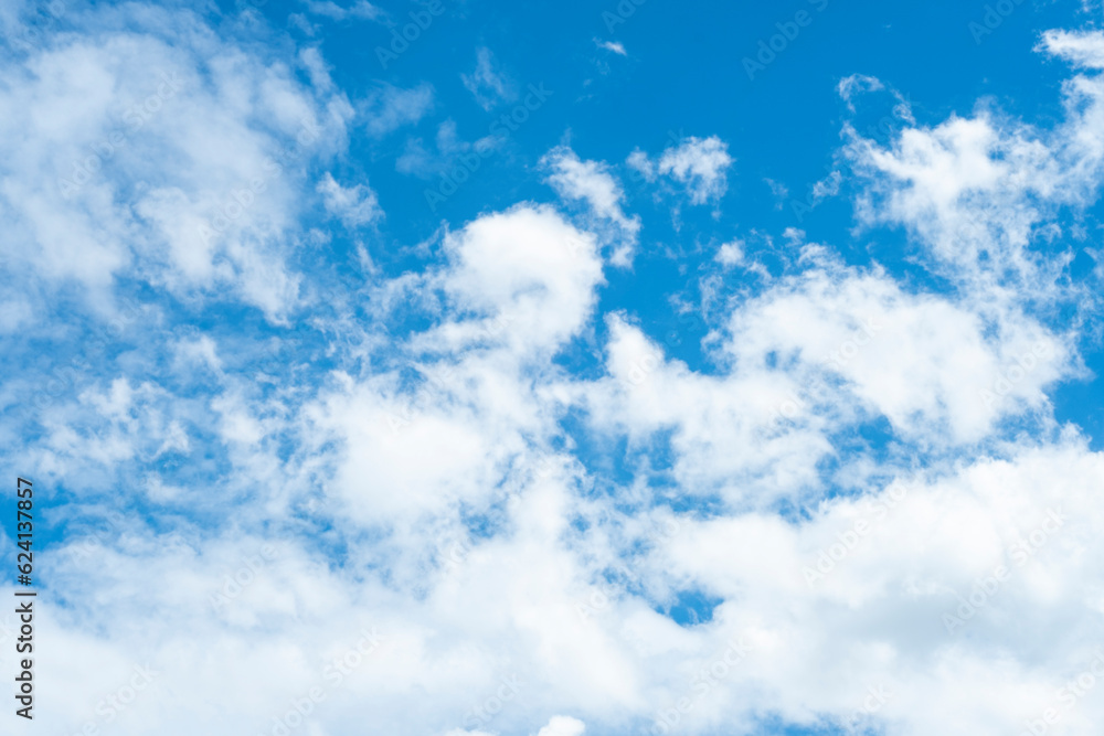 The morning sky is cloudy and the center of the picture reminds me of an open. The morning sky is cloudy and the center of the picture reminds me of an open.