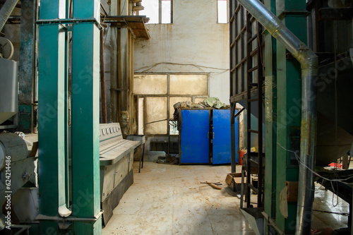 Wallpaper Mural 廃墟の工場 Torontodigital.ca