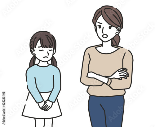 お母さんに怒られる女の子