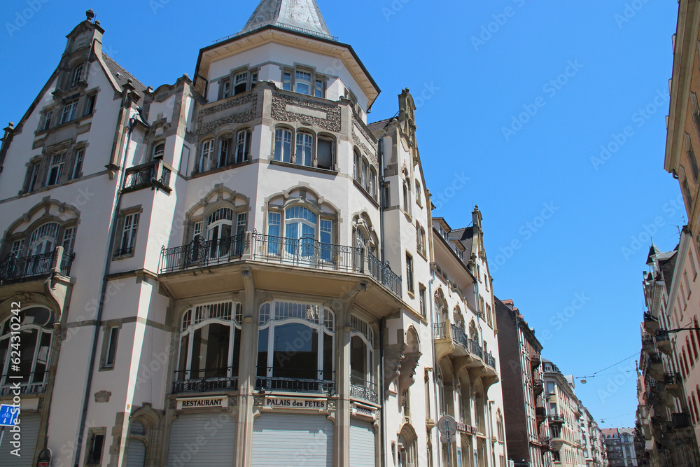 Obraz premium art nouveau building in strasbourg in alsace (france)