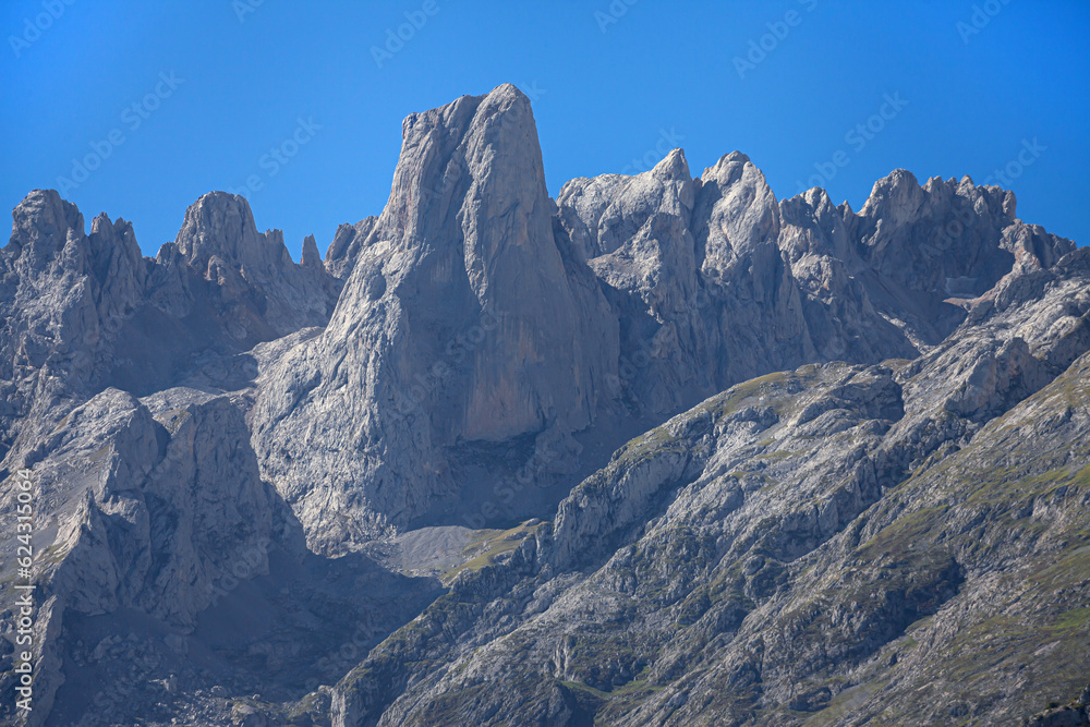 Naranjo de Bulnes from Asiegu