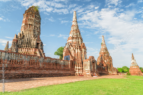 Fototapeta Scenic ruins of Wat Chaiwatthanaram in Ayutthaya, Thailand
