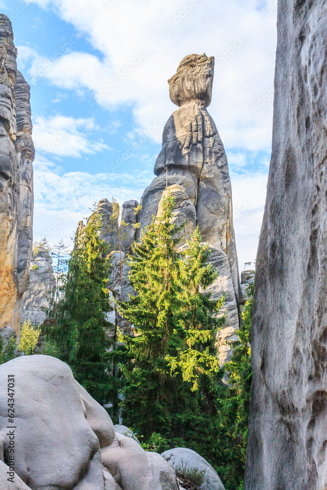 Obraz premium Huge lonely rock in the rock town of Adršpach-Teplice Rocks in northeastern Bohemia, Czech Republic