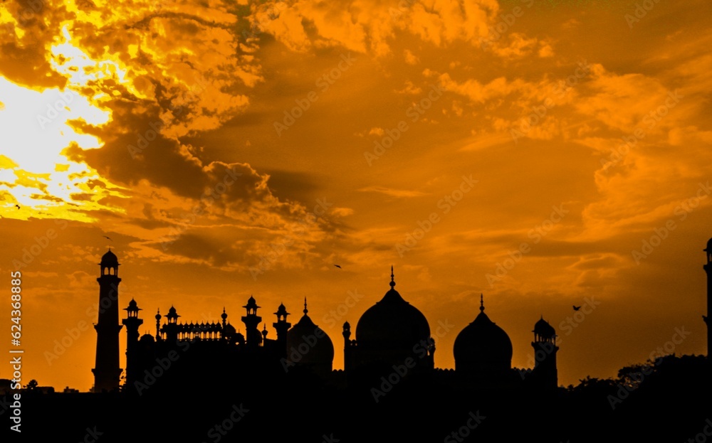 sunset badshahi Masjid