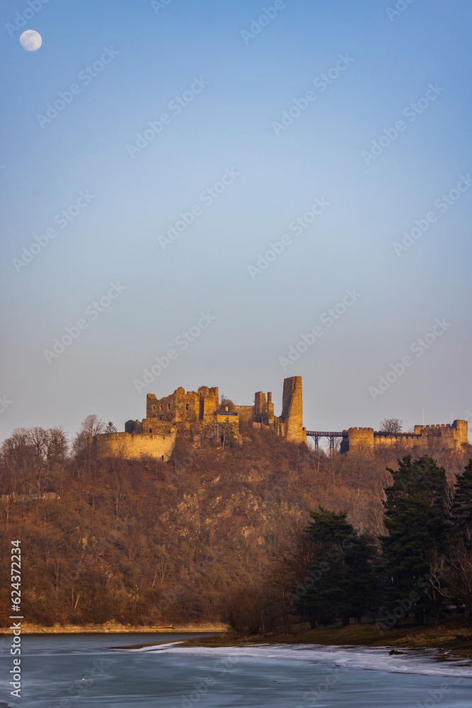 Fototapeta premium Cornstein ruins, NP Podyji, Southern Moravia, Czech Republic