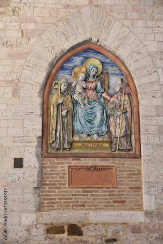 Vierge à l'Enfant à Perugia en Ombrie. Italie © JFBRUNEAU