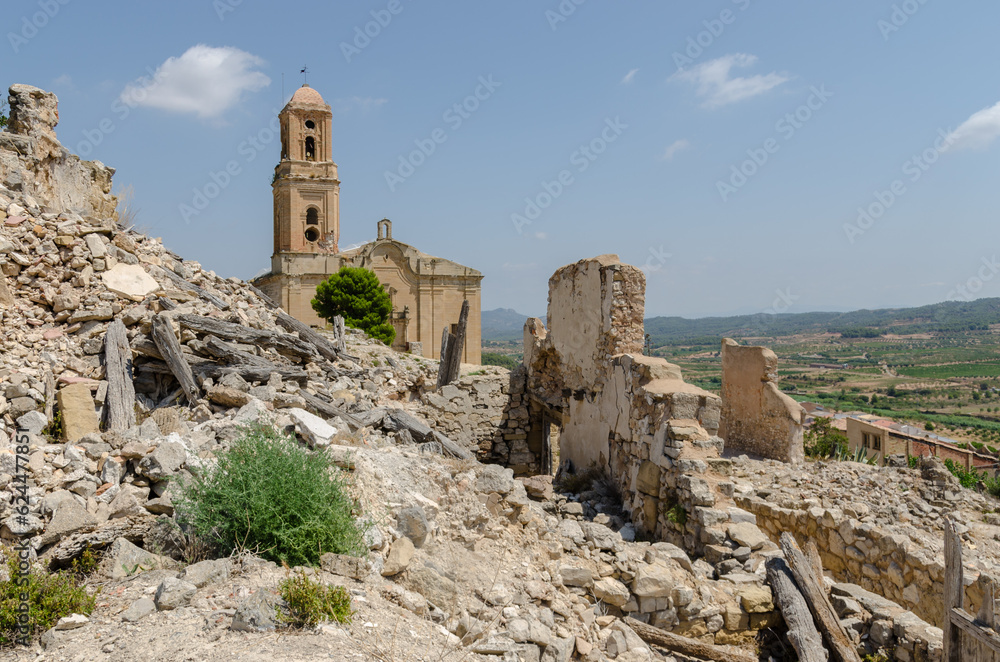 Testimonio de la guerra civil española ruinas del Poble Vell en Corbera de Ebro,Tarragona, Cataluña, España, Europa