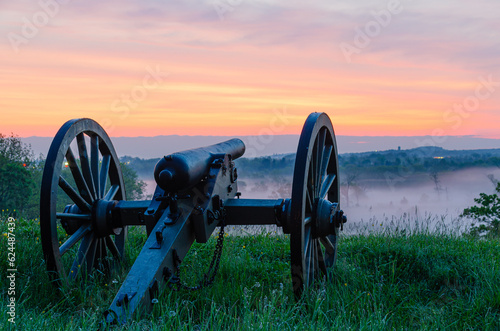 Photos Kanone im National Military Park in Gettysburg kurz vor Sonnenaufgang