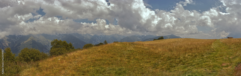 panoramic photo of Alpe Giumello.