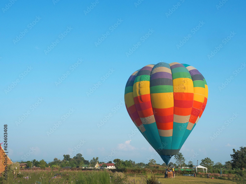 balloon helium flying blue sky background wallpaper copy space sunlight summer winter spring autumn season nature air heaven environment adventure journey travel trip tourism vacation mountain hill 