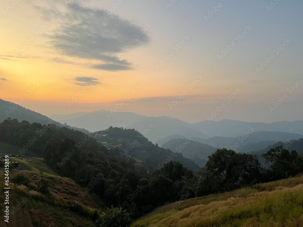 Fototapeta premium sunset in the mountains