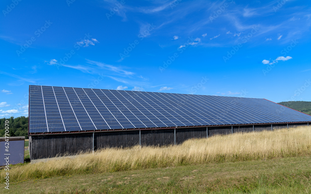 toiture agricole recouverte de panneaux solaire toiture agricole recouverte de panneaux solaire