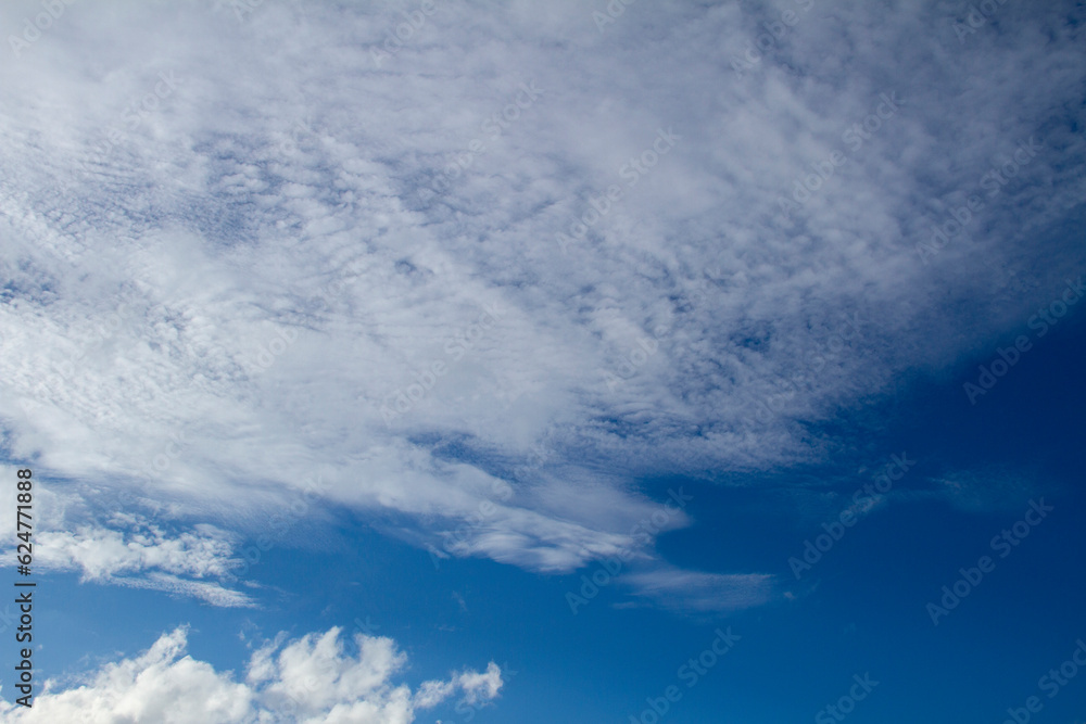 Fototapeta premium Blue sky with beautiful clouds background