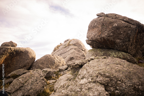 rocas gigantes de formas redondas