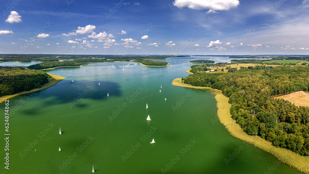  Mazury - kraina tysiąca jezior w północno-wschodniej Polsce