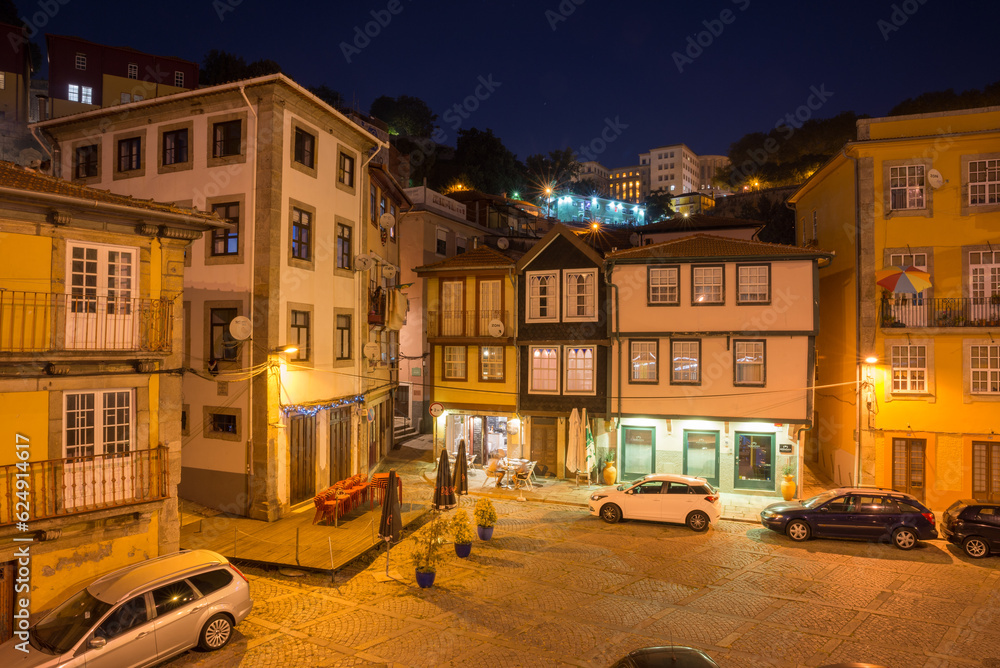 Largo em Miragaia no Porto
